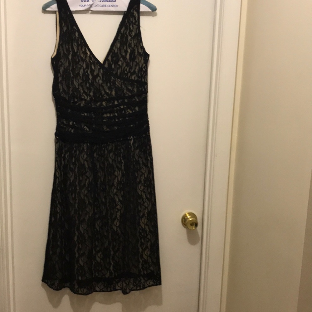 Women’s Dress - Picture 1 of 4